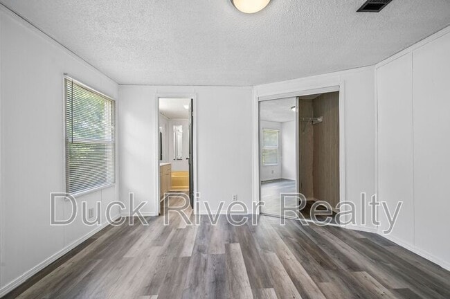 Building Photo - 513 Fairview Dr
