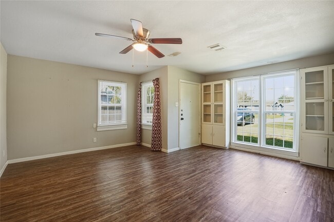 Building Photo - 1015 Prune St