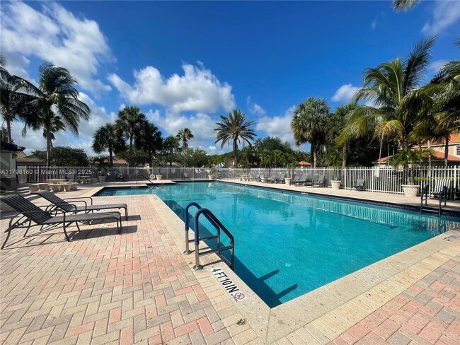 Building Photo - 855 San Remo Dr