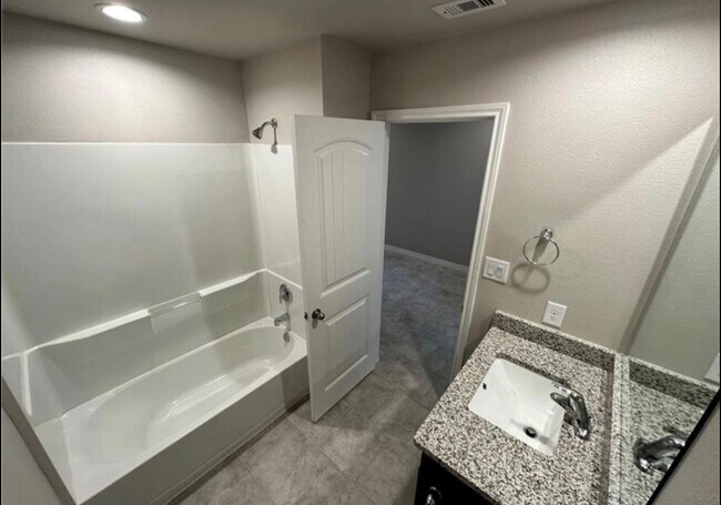 Building Photo - 7742 Lariat Toss Dr