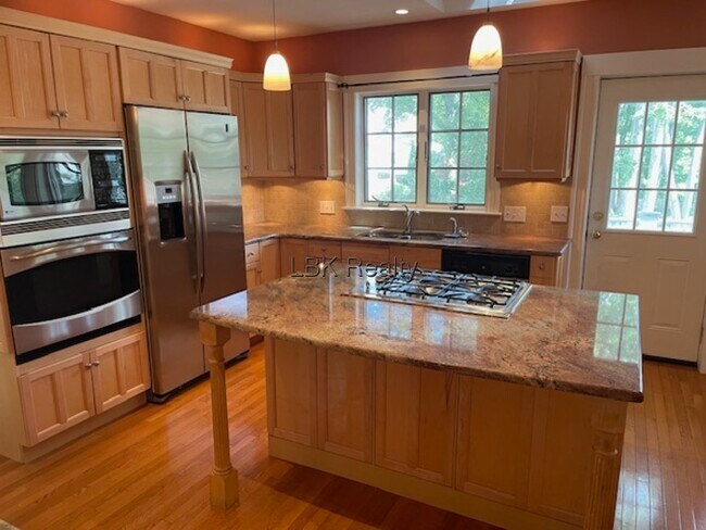 Building Photo - 68 Walnut Hill Rd