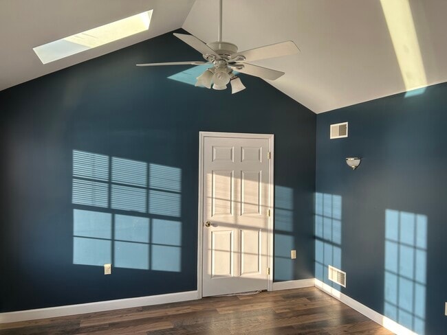 Building Photo - 320 Mt Vernon Rd