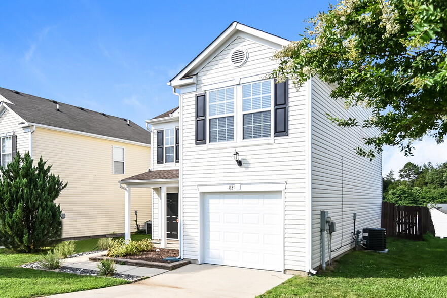 Building Photo - 831 Littleton Dr