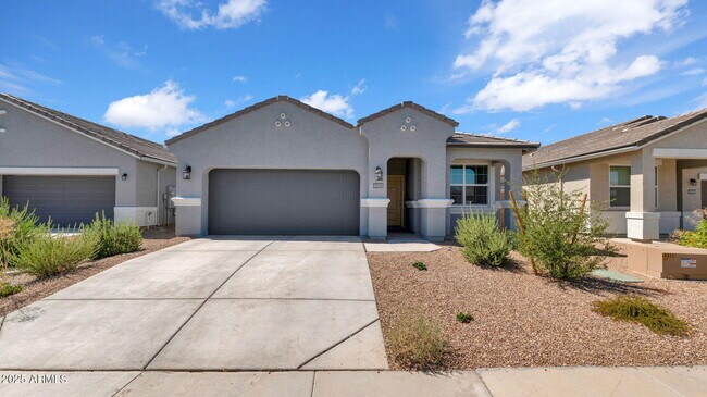 Primary Photo - 40035 W Shaver Dr