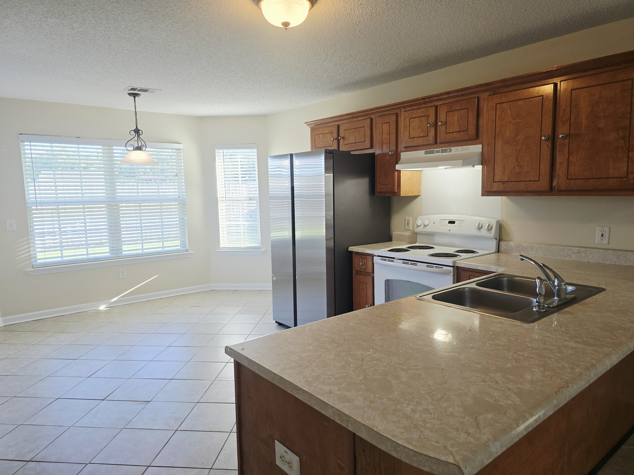 Building Photo - 111 Quarterhorse Dr