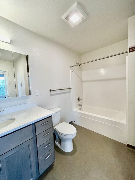 Building Photo - 1925 S I St