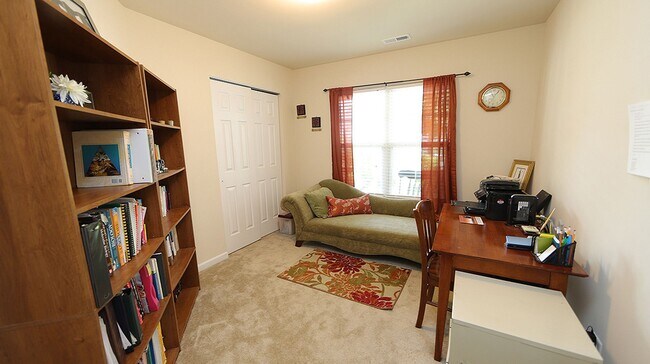 Building Photo - Immaculate Home in Collington Farms