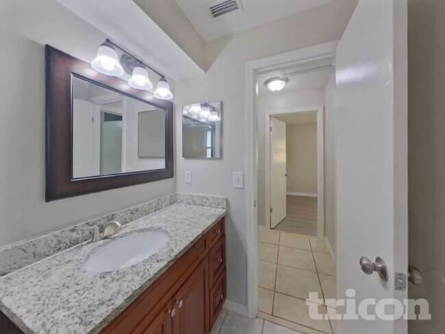 Building Photo - 5163 Tallow Wood Ct