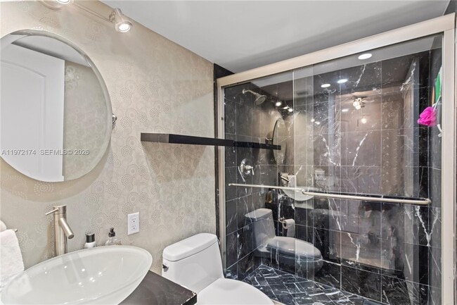 Building Photo - 1901 N Ocean Blvd