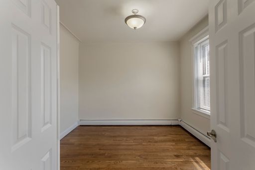 Building Photo - 251 Beacon Ave