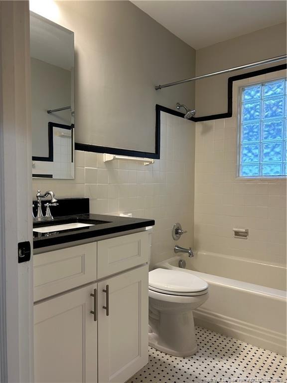 Building Photo - 1432 Summitt Ave