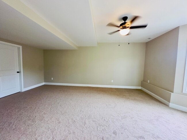 Building Photo - 540 Ryan Dr