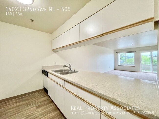 Building Photo - 14023 32nd Ave NE