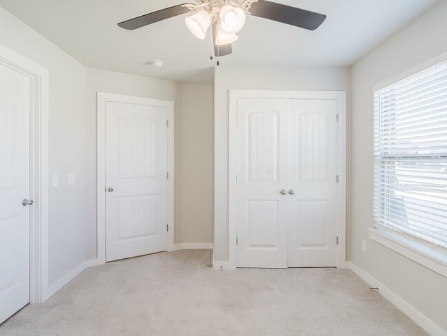 Building Photo - 1503 Purple Finch St