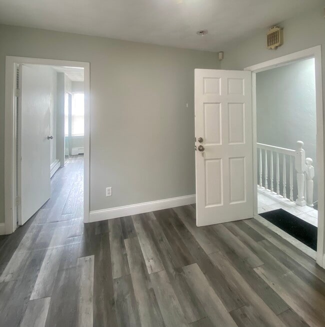 Building Photo - 11 Bremen St