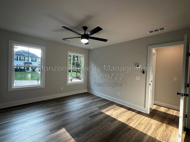 Building Photo - 2674 Fairlane Dr