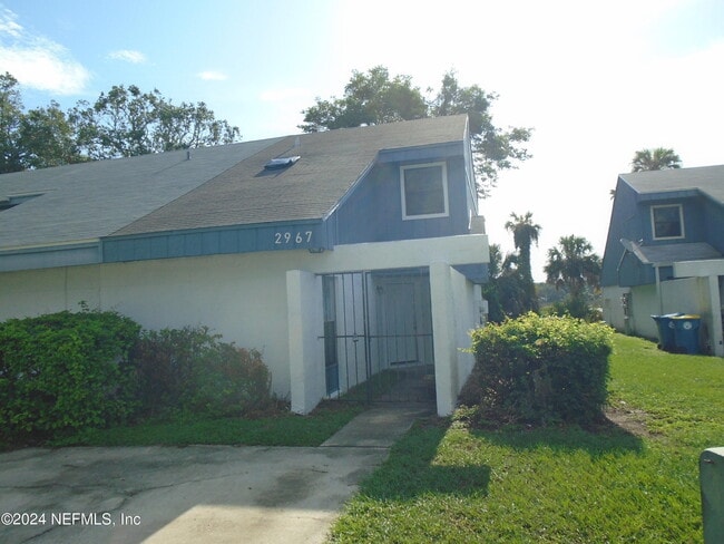 Primary Photo - 2967 Bayshore Dr E