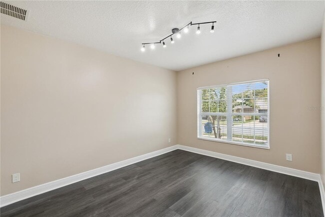 Building Photo - 2227 Napone Ln