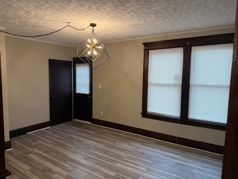 Building Photo - 77 Lovering Ave