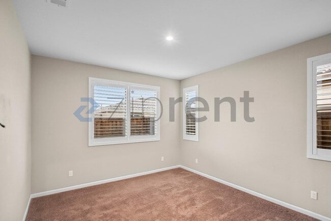 Building Photo - 572 Delicato Dr