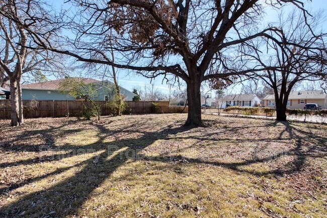 Building Photo - 4600 N Hamilton Dr