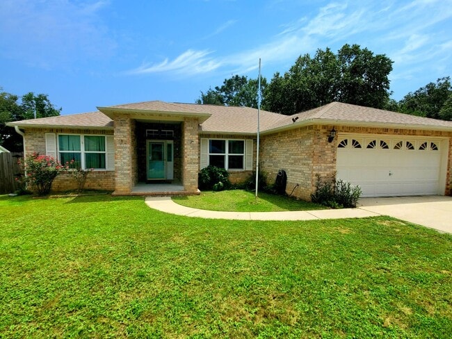 Building Photo - Well cared for 3 Bedroom, 2 Bath Home in Copperfield Subdivision in Pace.