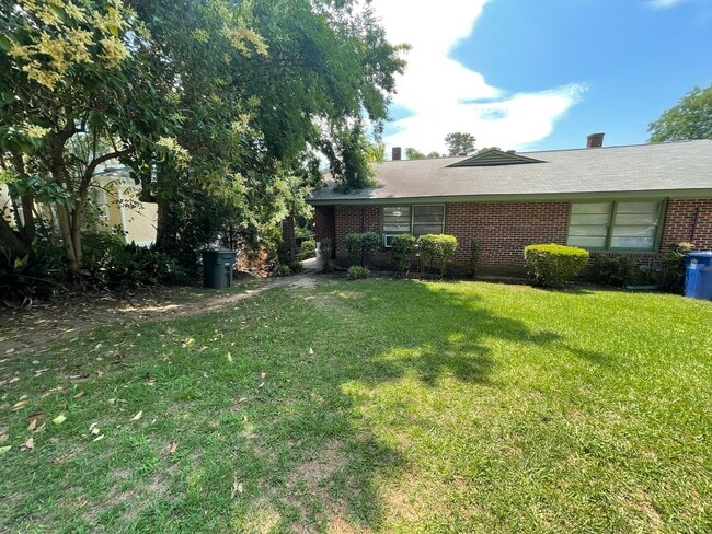 Primary Photo - 1618-1618 Heyward St