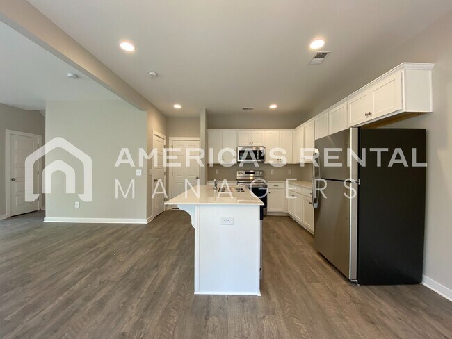 Building Photo - 7940 St.James Dr