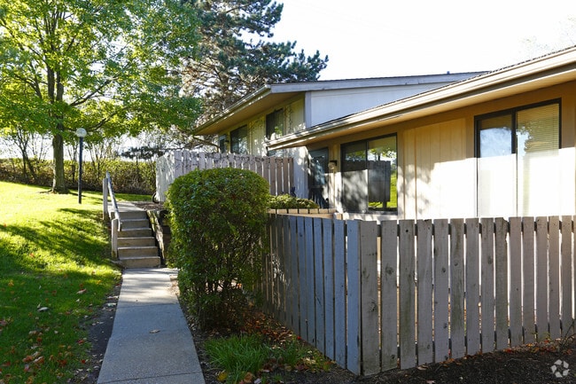 Building Photo - Sherbrook