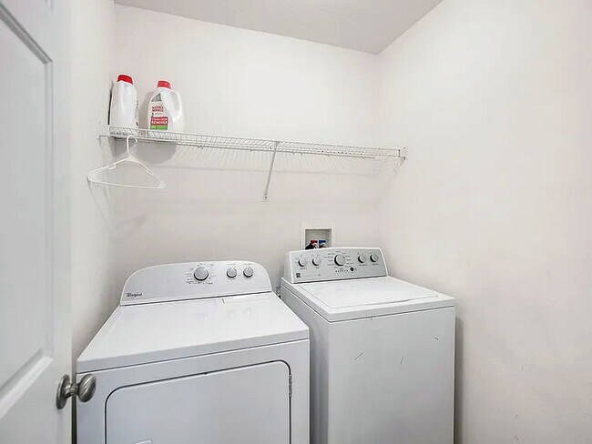 Building Photo - 211 Night Heron Dr