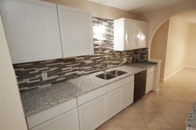 Building Photo - 2314 Townhall Ln