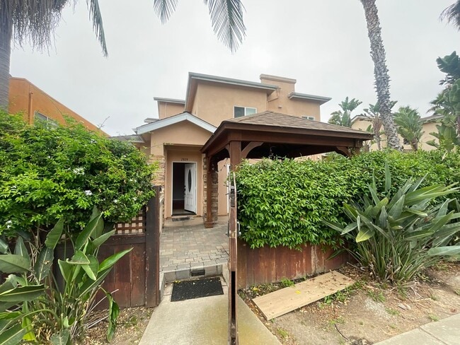 Primary Photo - Spacious 3-bedroom, 3-bath townhome in the...