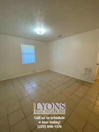 Building Photo - 2 Bed | 1 Bath Apartment – One-Level Living!