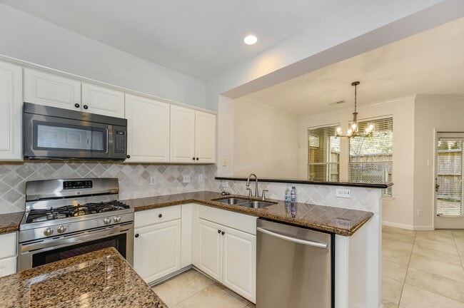 Building Photo - 158 N Magnolia Pond Pl