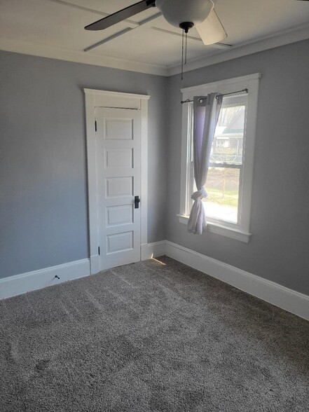 Building Photo - 3036 W 51st St