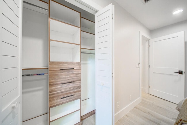 Building Photo - 1853 Shower Tree Way