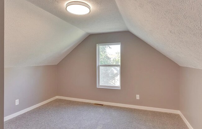Building Photo - Fully Remodeled 4 Bedroom Benson Home!!