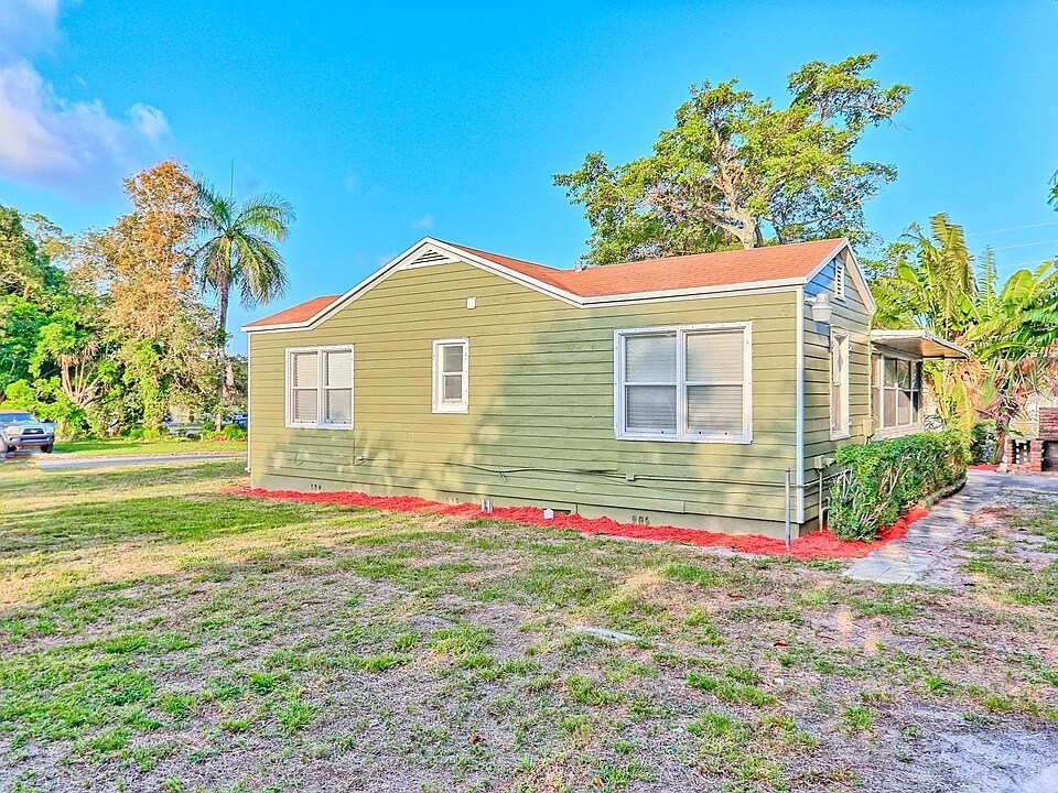 Building Photo - 1231 Longwood St