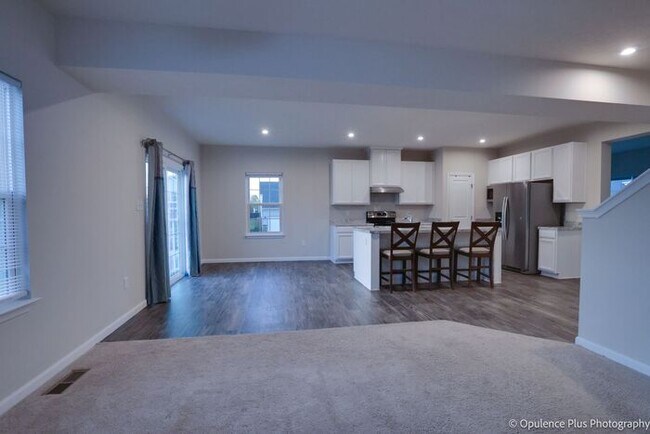 Building Photo - Gorgeous 3 Bed 3.5 Bath Fairborn Home!