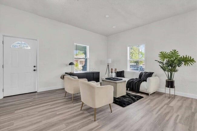 Building Photo - 3101 N 15th St