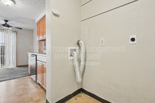 Building Photo - 2523 Burgandy Ln