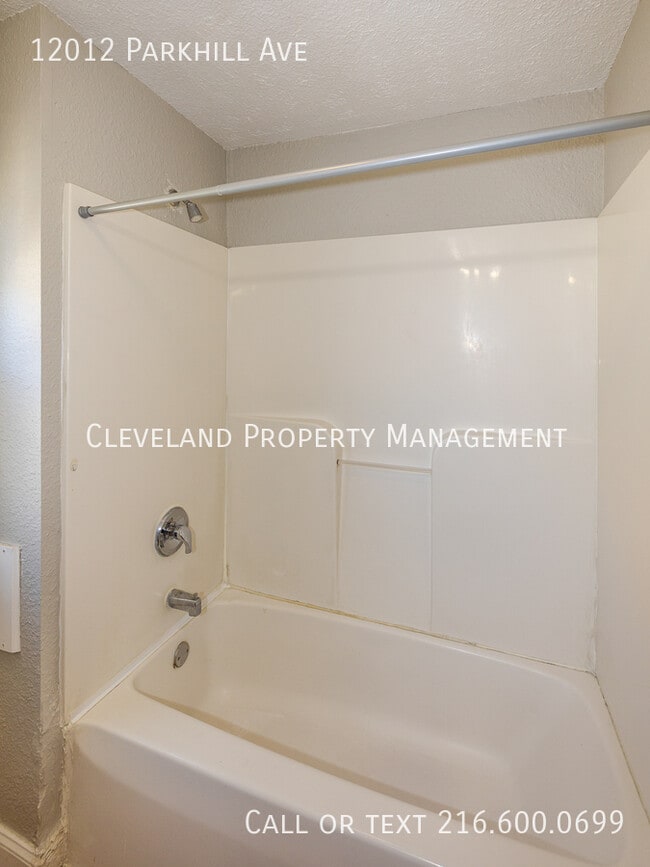 Building Photo - 12012 Parkhill Ave