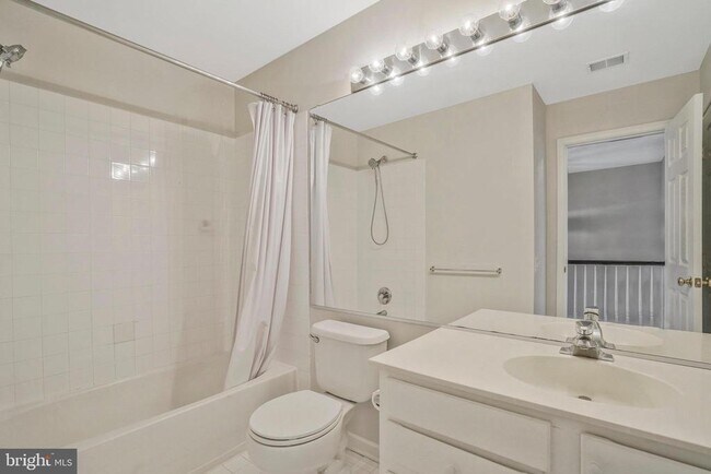 Building Photo - 6340 Walking Ln