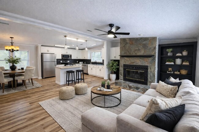 Building Photo - 450 Wendy Ln