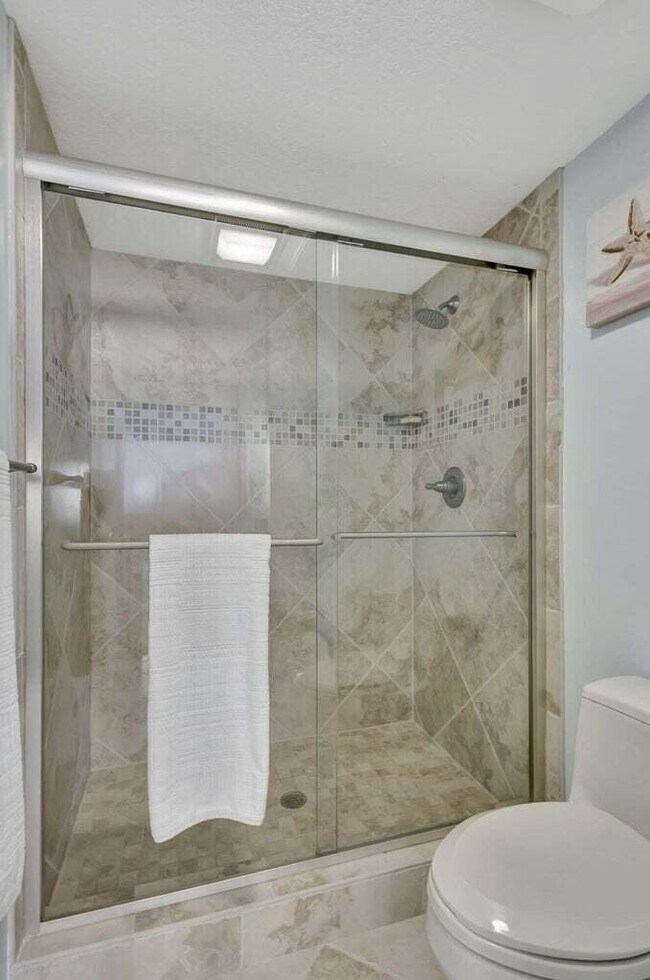 Building Photo - 4200 N Ocean Dr