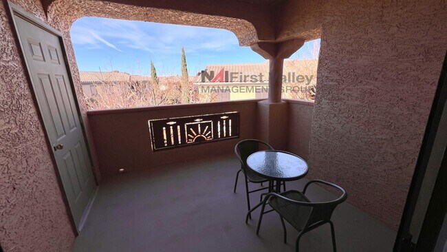 Building Photo - 1 Bedroom, 1 Bath Executive