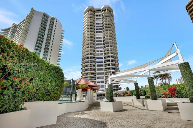 Building Photo - 20185 E Country Club Dr
