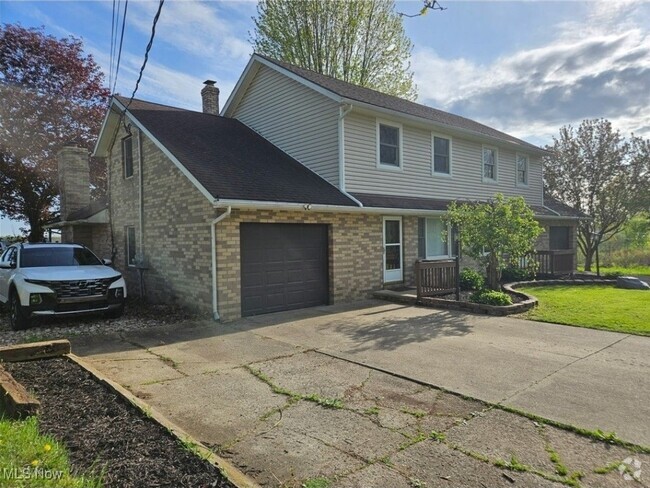 Left side of unit - 14301 Galehouse Rd