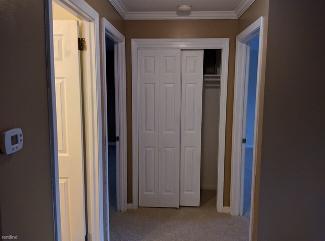 Building Photo - 2 br, 1 bath Condo - Mountain View Condos D2