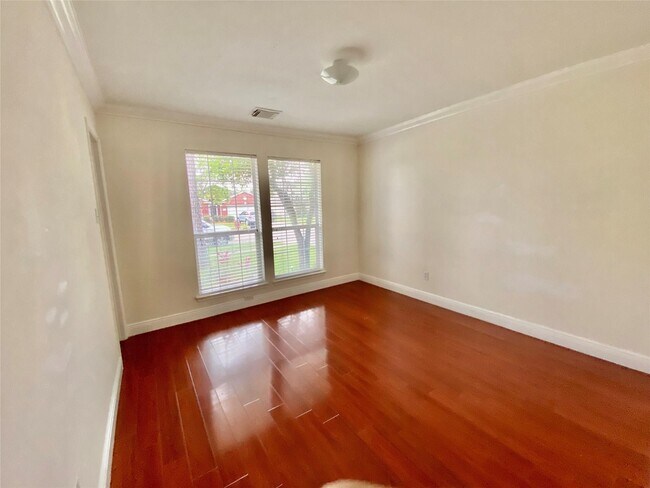 Building Photo - 10323 Stanbrook Dr
